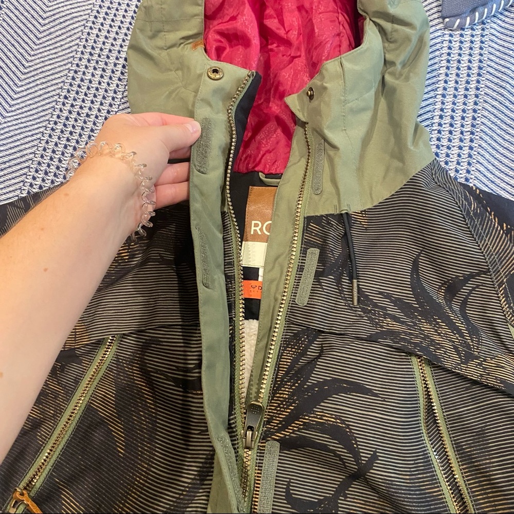 Roxy Jetty Snowboard jacket - Picture 4 of 13
